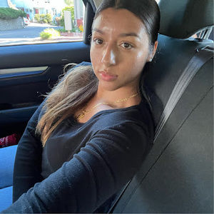 Meet your Posher, Desiree